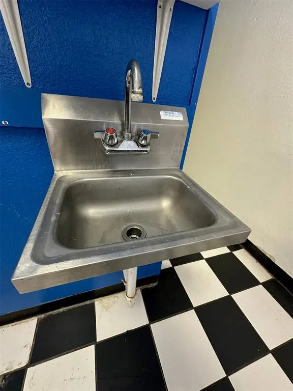 Photo 4 — 205 W Main Street, Purcell, OK 73080