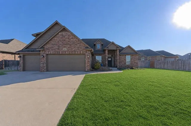 Photo 2 — 3013 Terrace Park Trail, Norman, OK 73069