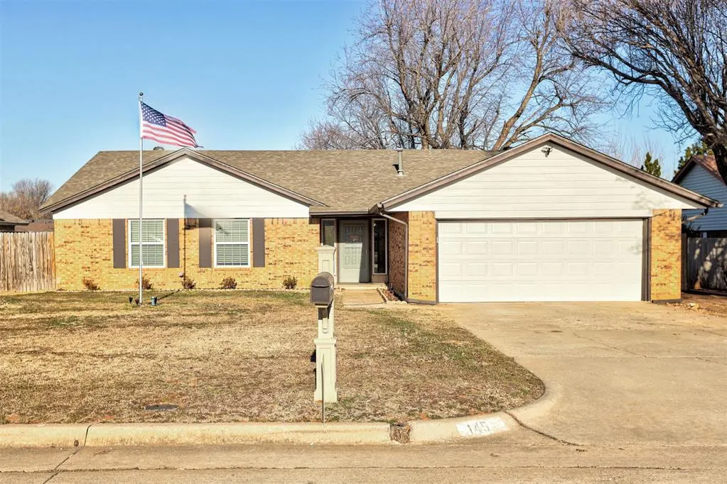 Front exterior — 145 Pawnee Place, Yukon, OK 73099