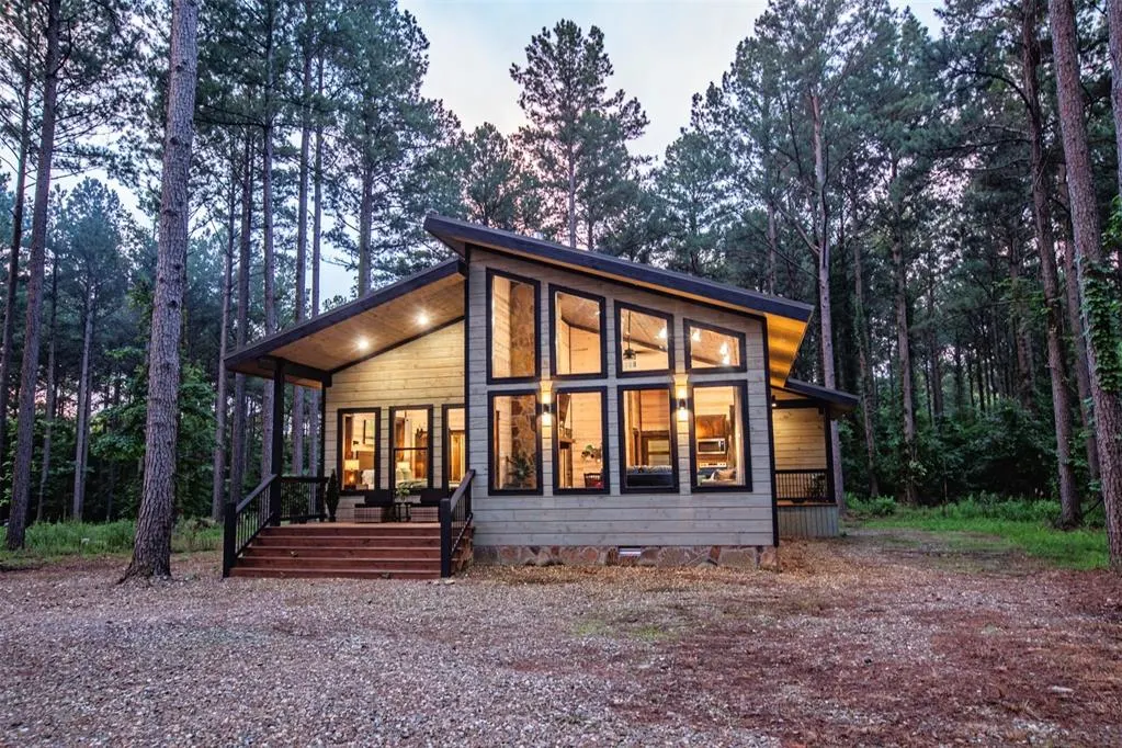 Front exterior — 18 Western Fir Lane, Broken Bow, OK 74728
