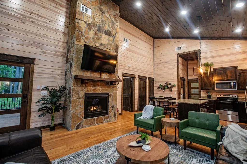 Photo 5 — 18 Western Fir Lane, Broken Bow, OK 74728