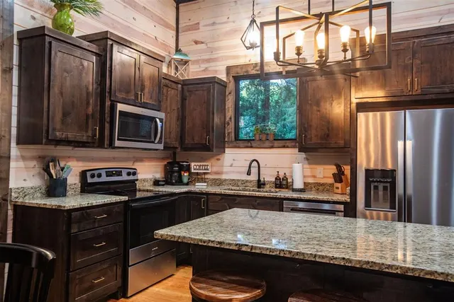 Photo 7 — 18 Western Fir Lane, Broken Bow, OK 74728