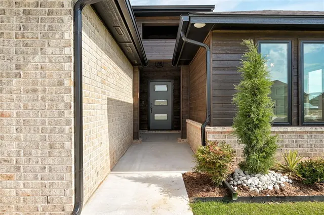Photo 3 — 4817 Sand Lily Lane, Edmond, OK 73034