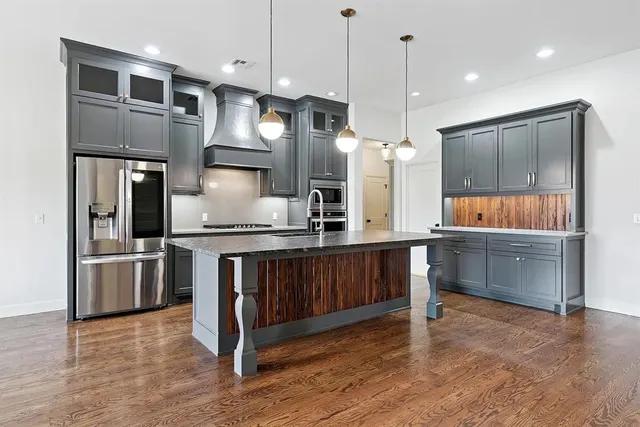 Photo 2 — 4301 NW 154th Place, Edmond, OK 73013