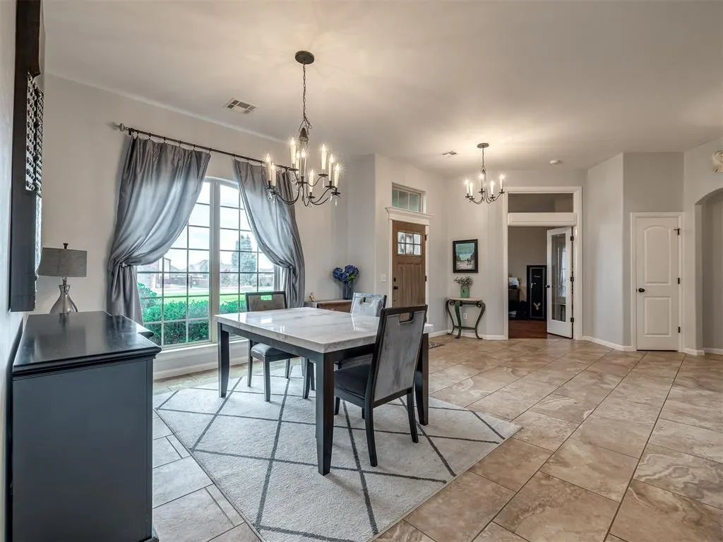 Photo 5 — 4624 Crestmere Lane, Edmond, OK 73025