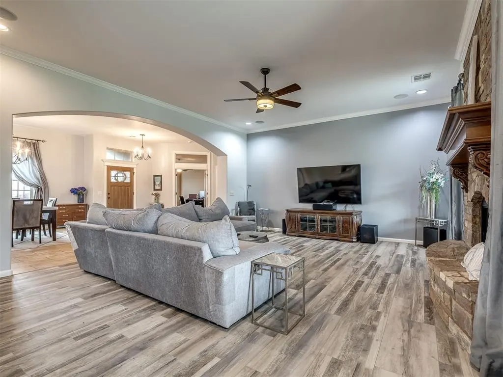 Photo 11 — 4624 Crestmere Lane, Edmond, OK 73025