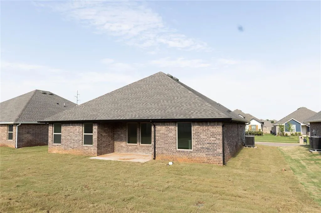 Photo 18 — 8708 Poppey Place, Yukon, OK 73099
