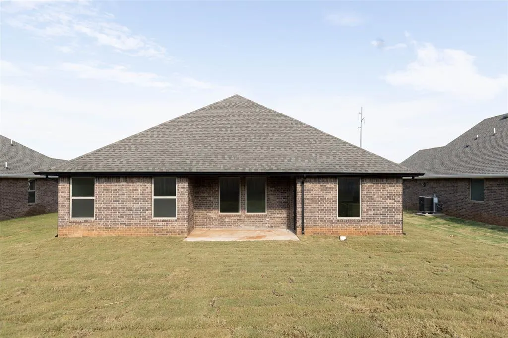 Photo 19 — 8708 Poppey Place, Yukon, OK 73099