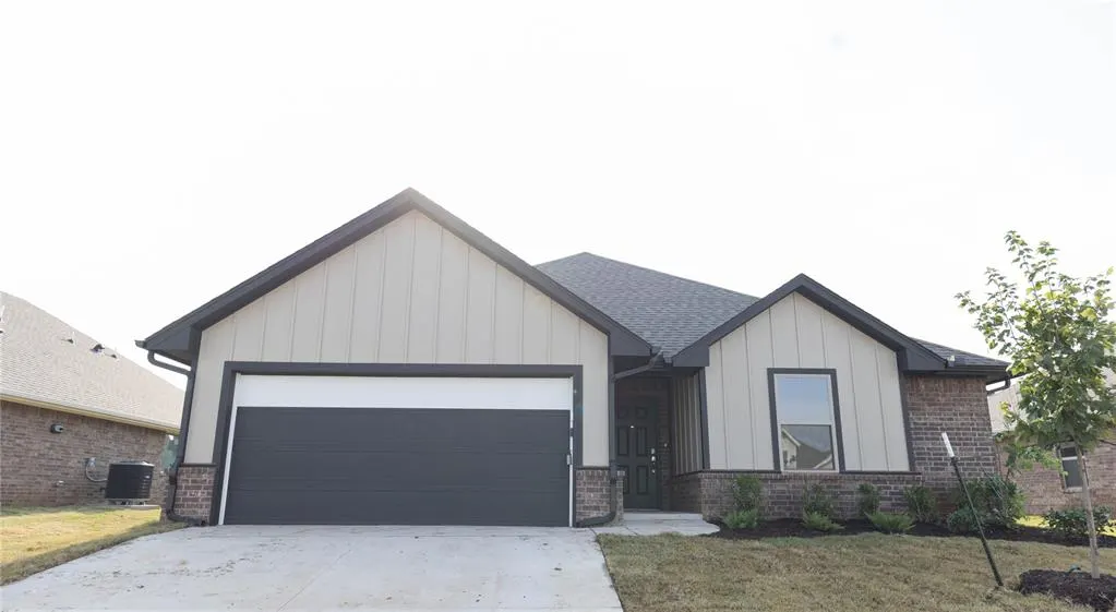 Photo 2 — 8708 Poppey Place, Yukon, OK 73099