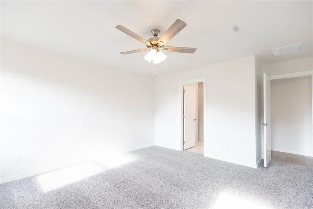 Photo 4 — 8708 Poppey Place, Yukon, OK 73099