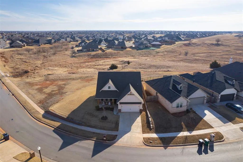 Photo 32 — 18524 Autumn Grove Drive, Edmond, OK 73012