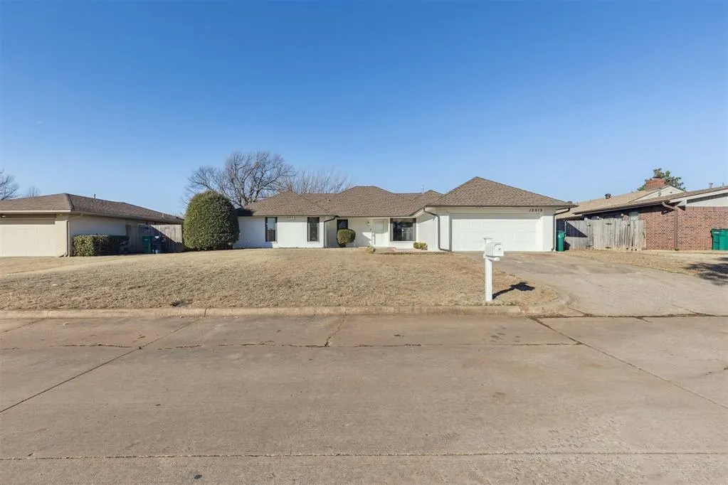 Photo 2 — 12513 Springwood Drive, Oklahoma City, OK 73120