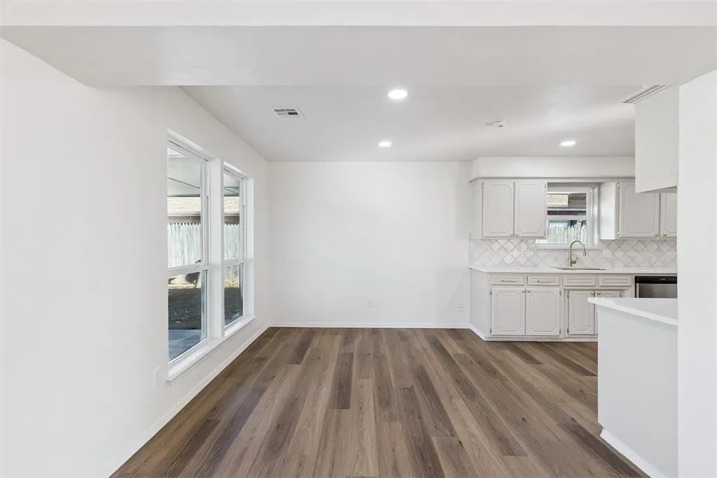 Photo 15 — 12513 Springwood Drive, Oklahoma City, OK 73120