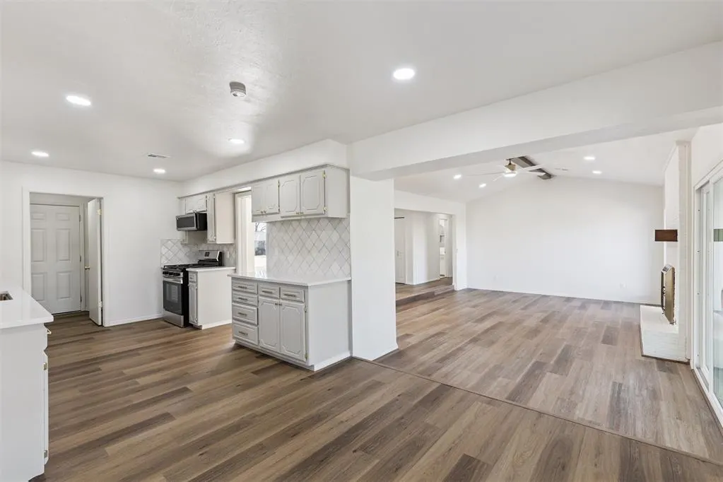 Photo 17 — 12513 Springwood Drive, Oklahoma City, OK 73120