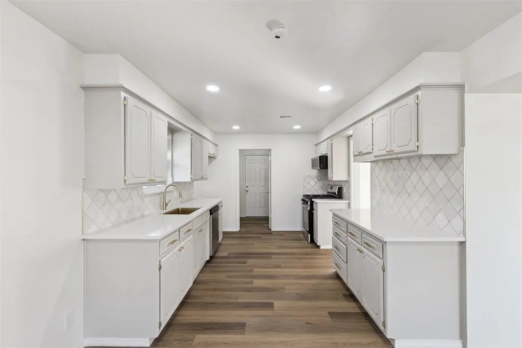 Photo 18 — 12513 Springwood Drive, Oklahoma City, OK 73120