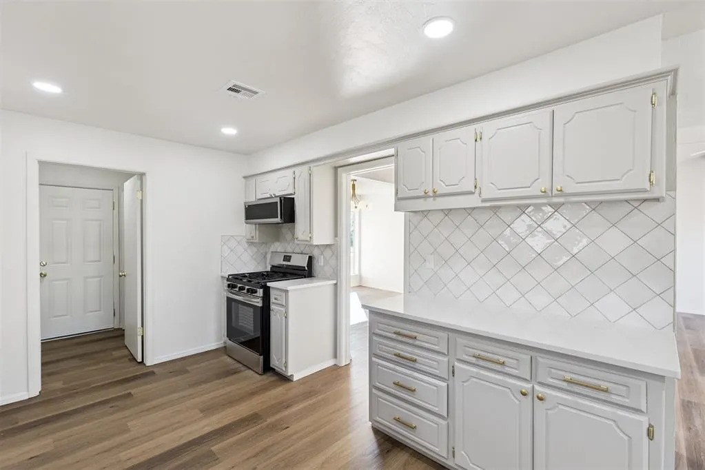 Photo 21 — 12513 Springwood Drive, Oklahoma City, OK 73120