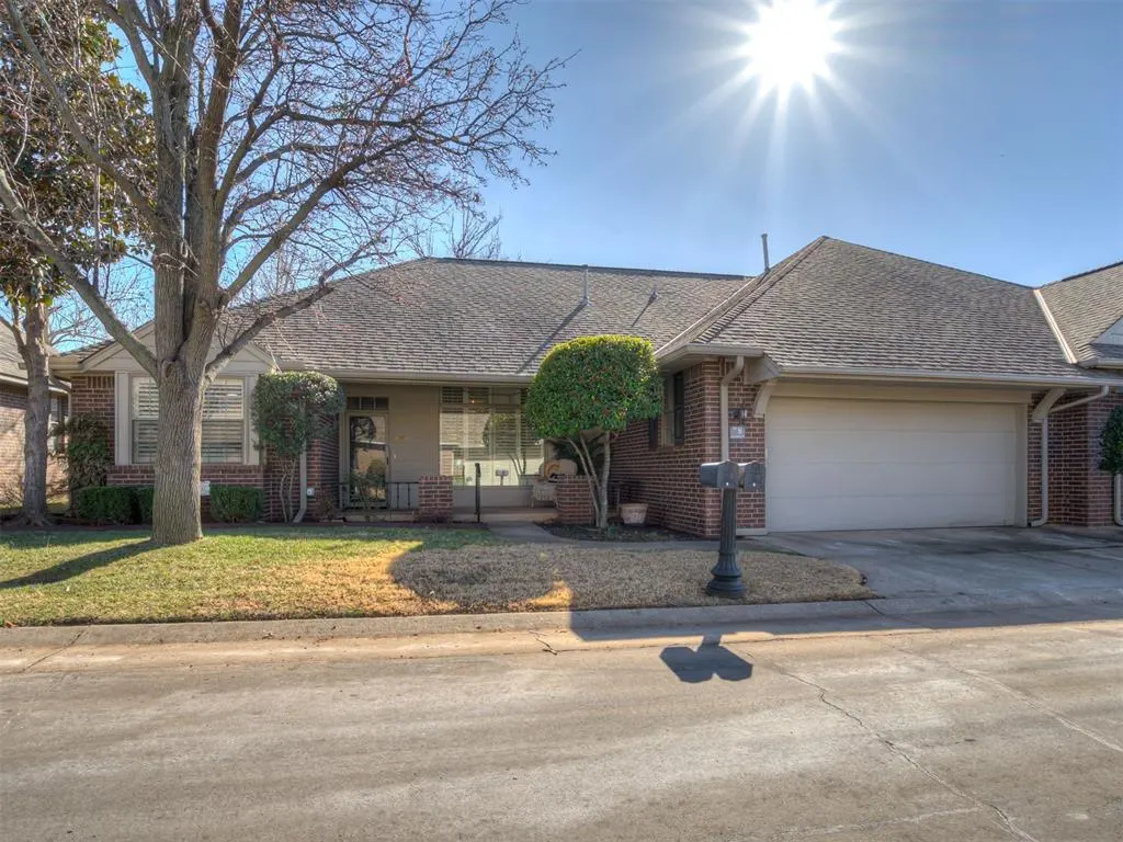 Photo 2 — 12500 Saint Andrews Drive 8, Oklahoma City, OK 73120