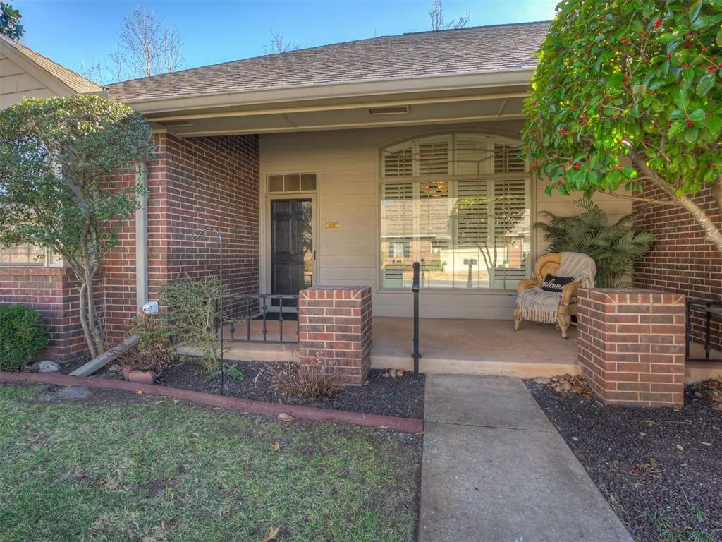 Photo 3 — 12500 Saint Andrews Drive 8, Oklahoma City, OK 73120