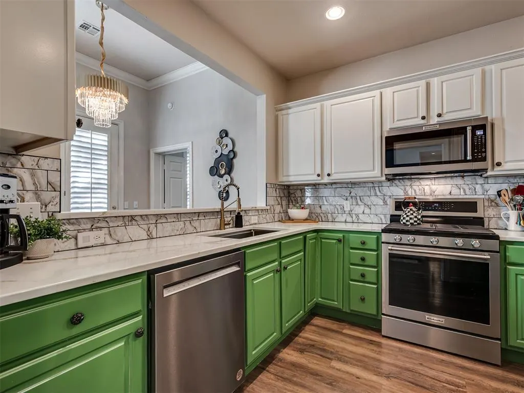 Photo 12 — 12500 Saint Andrews Drive 8, Oklahoma City, OK 73120