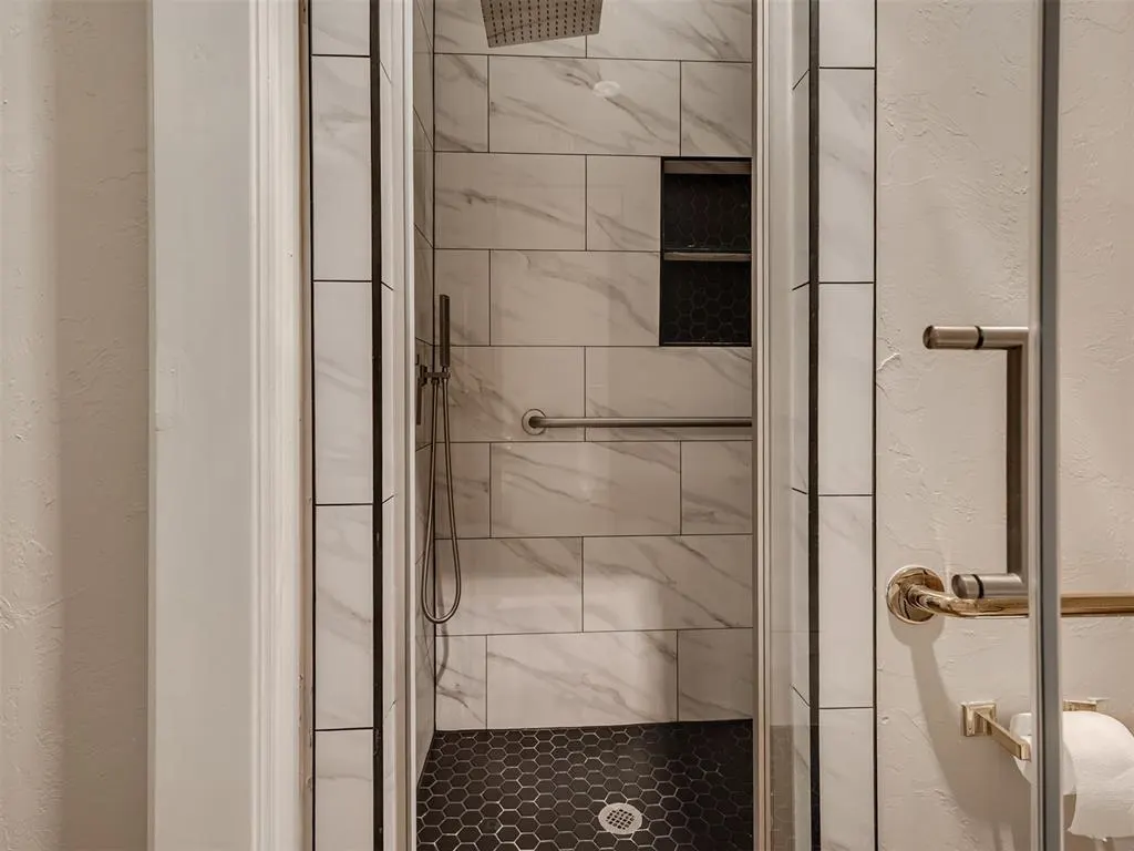 Photo 21 — 12500 Saint Andrews Drive 8, Oklahoma City, OK 73120