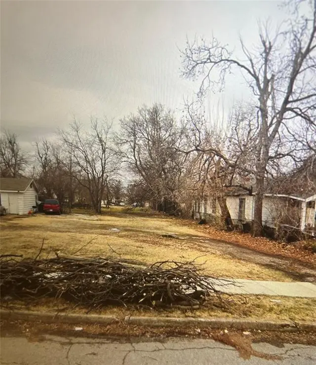 Front exterior — 10th Street, Oklahoma City, OK 73108