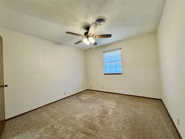 Photo 7 — 112 Elmwood Circle, Weatherford, OK 73096