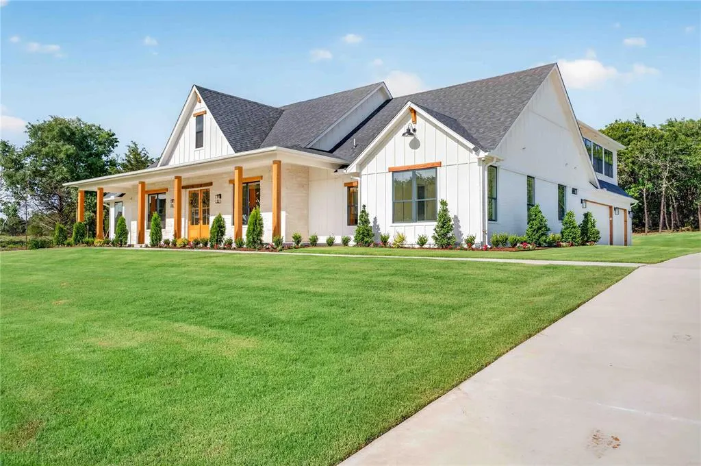 Front exterior — 9400 Elisabeth Drive, Guthrie, OK 73044