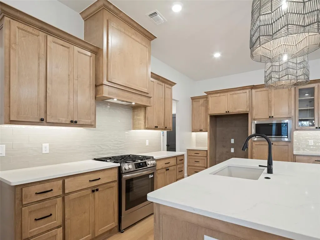 Photo 15 — 16309 Dakota Drive, Oklahoma City, OK 73170