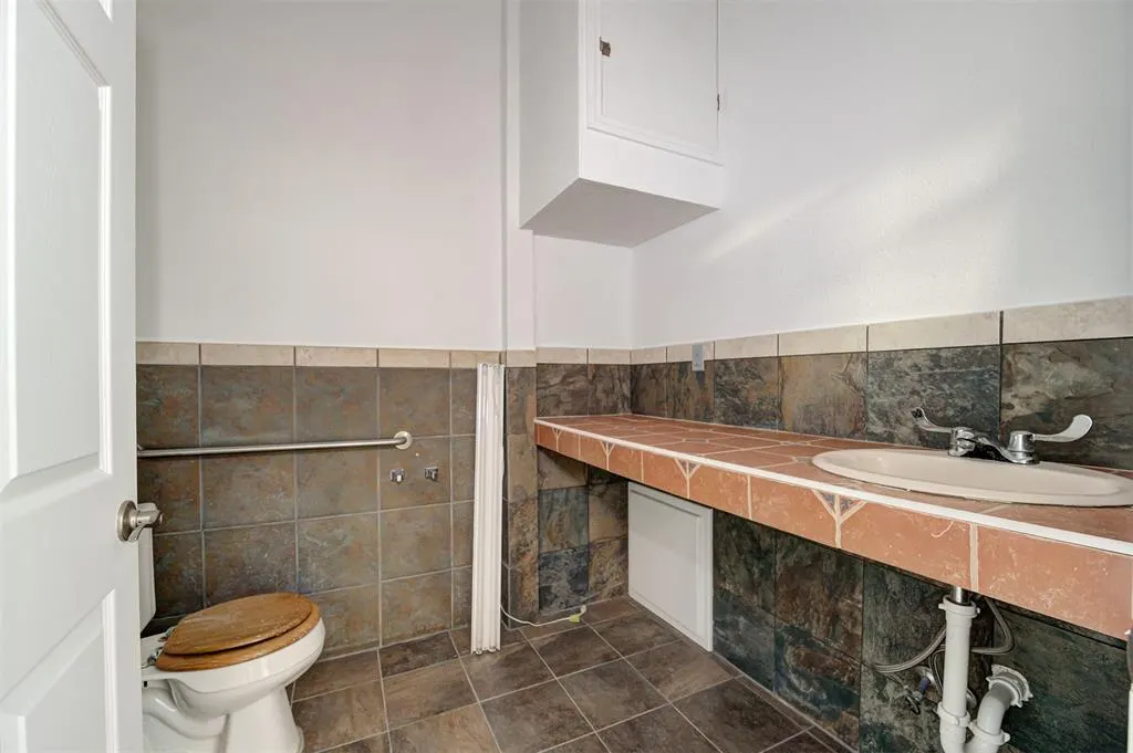 Photo 11 — 1829 W Main Street, Norman, OK 73069