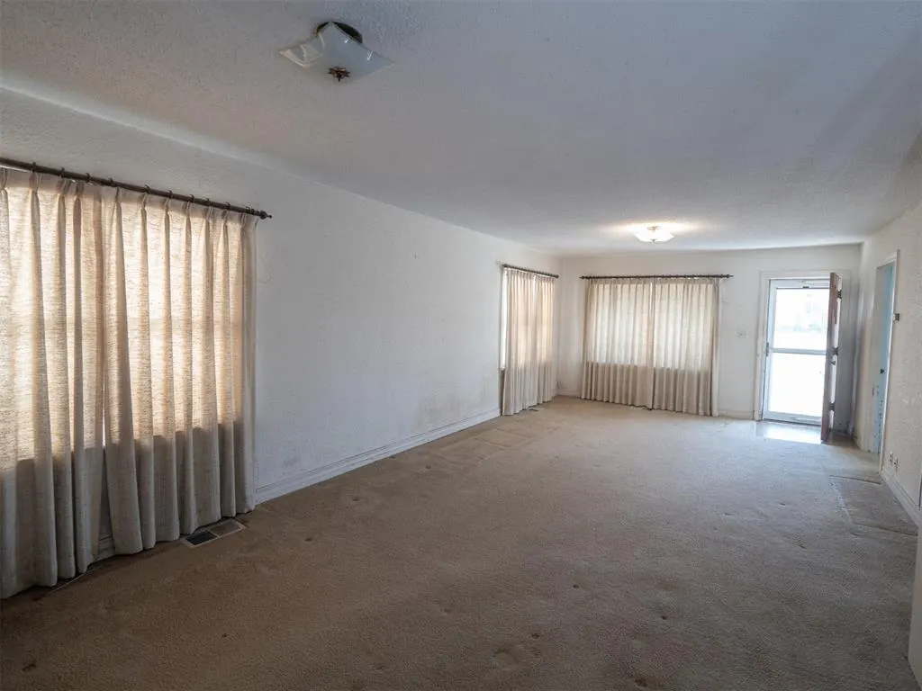Photo 11 — 607 Brunson Avenue, Prague, OK 74864
