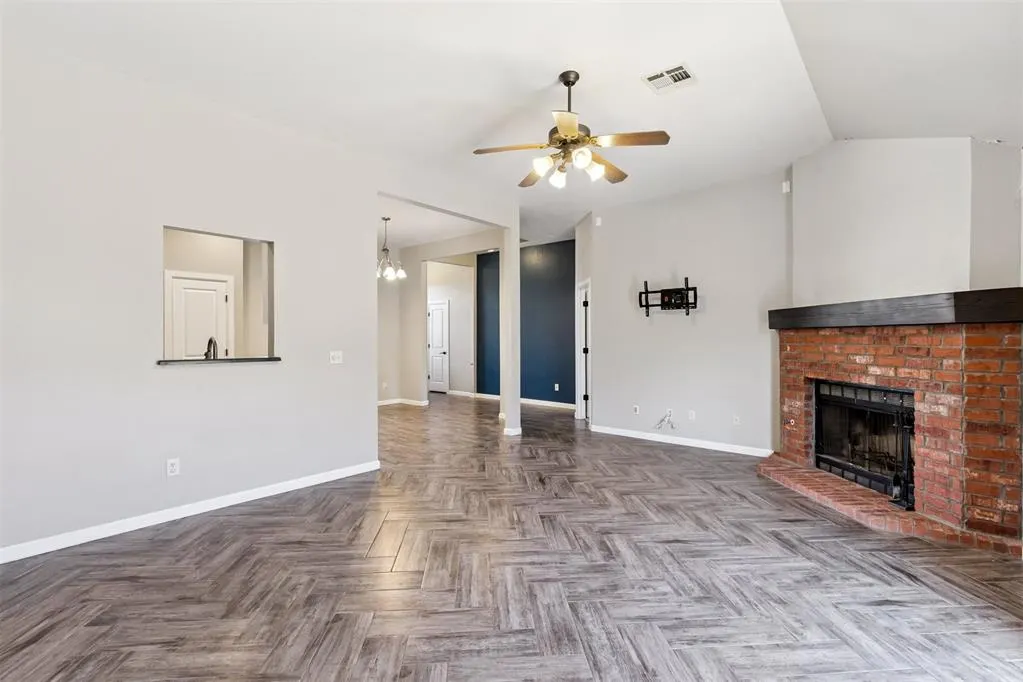Photo 7 — 824 Hunter Place, Edmond, OK 73003
