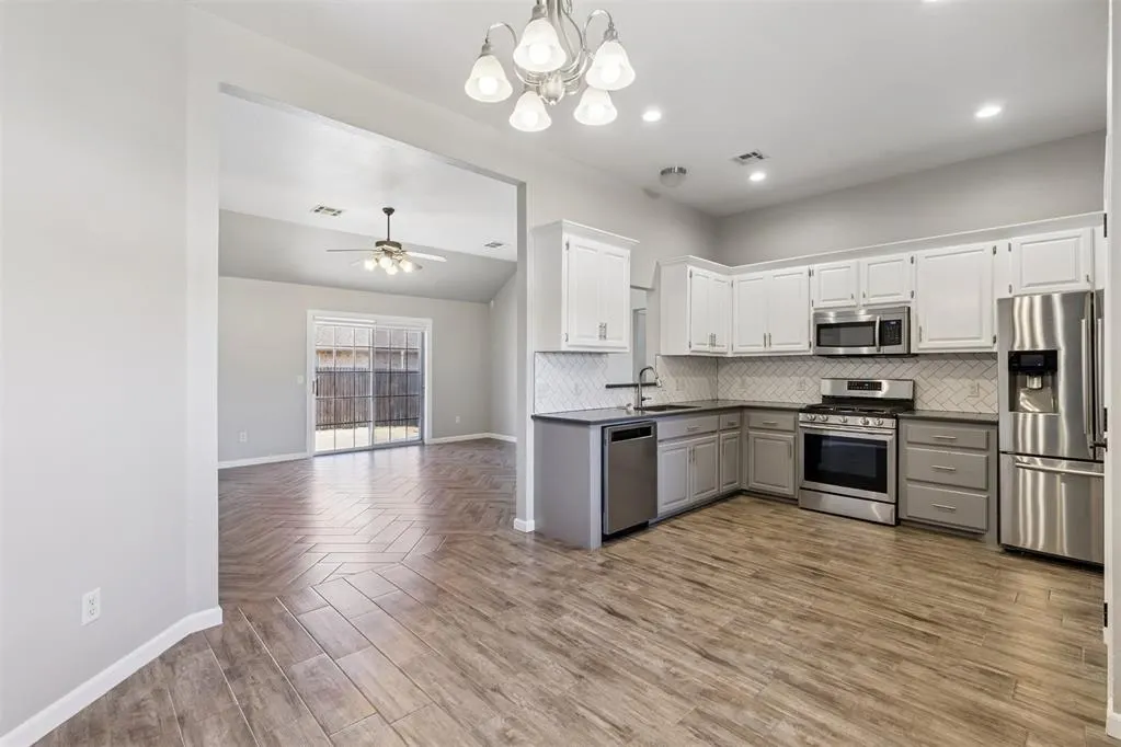 Photo 15 — 824 Hunter Place, Edmond, OK 73003