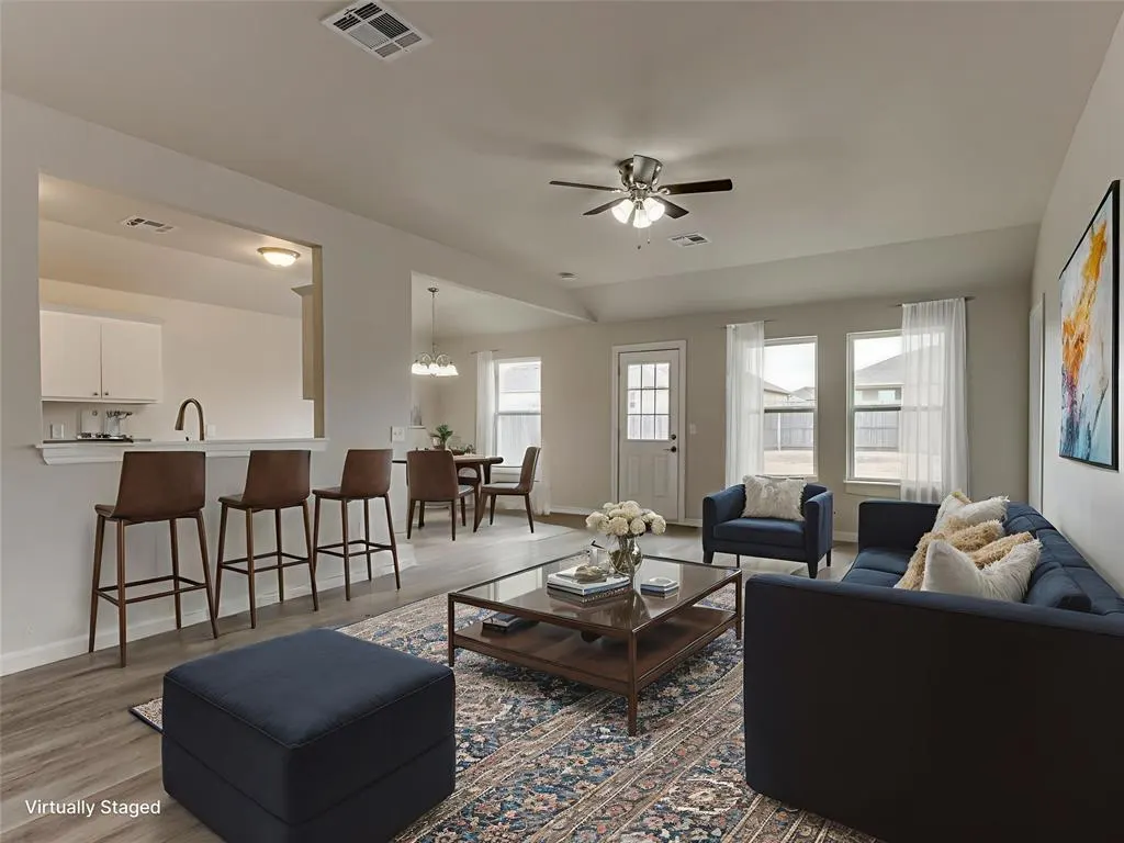Photo 3 — 11112 NW 99th Street, Yukon, OK 73099
