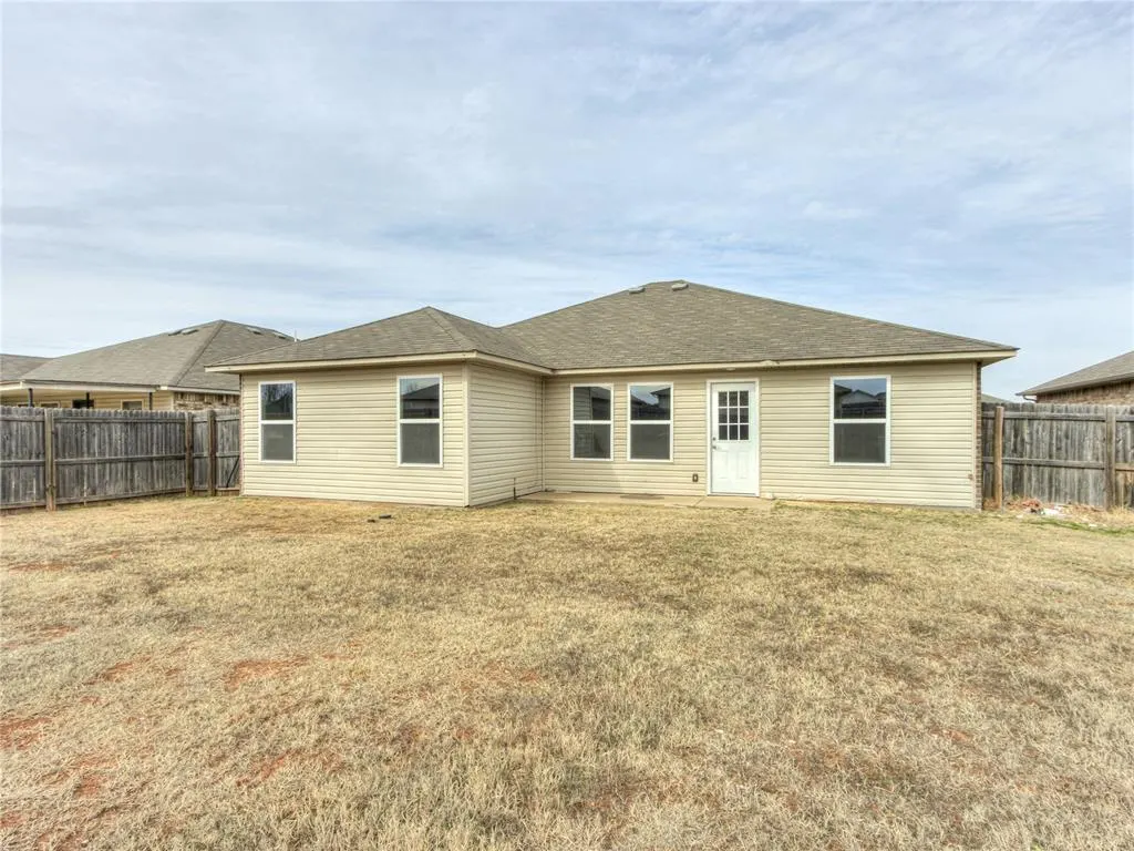 Photo 24 — 11112 NW 99th Street, Yukon, OK 73099