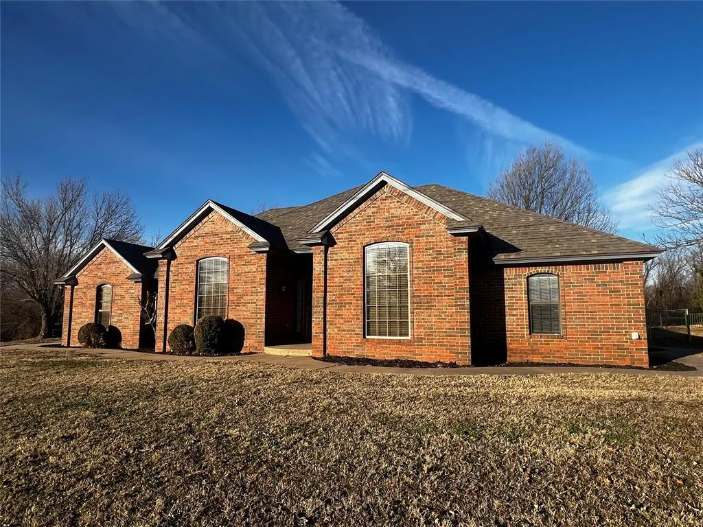 Photo 2 — 113 S Mustang Road, Tuttle, OK 73089