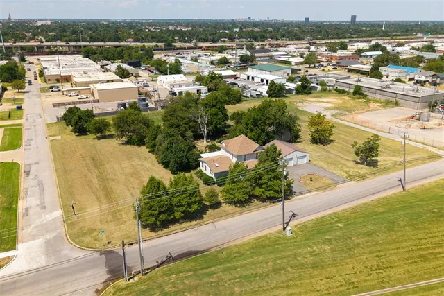 Photo 4 — 2501 N Walnut Avenue, Oklahoma City, OK 73105