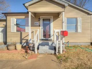 Sold home at 211 W Dale Street
