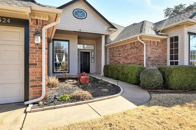 Photo 4 — 2524 Renwick Avenue, Oklahoma City, OK 73128