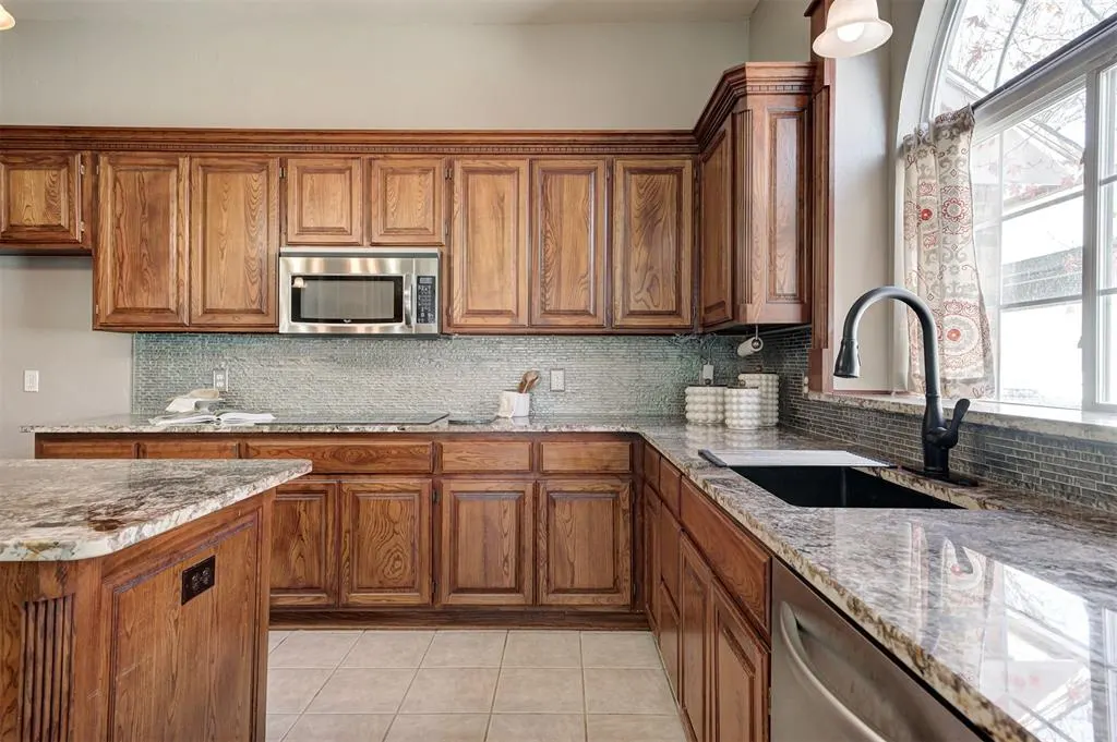 Photo 7 — 2524 Renwick Avenue, Oklahoma City, OK 73128