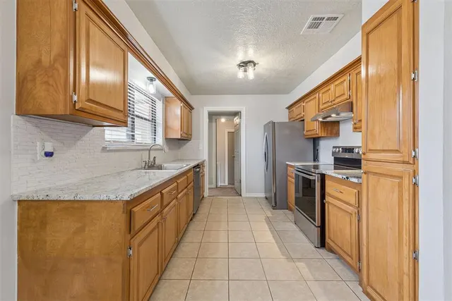 Photo 8 — 2416 Osborne Drive, Norman, OK 73069