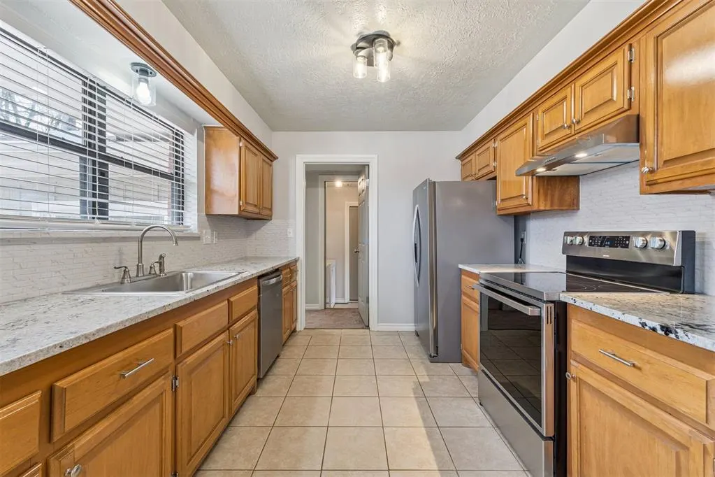 Photo 9 — 2416 Osborne Drive, Norman, OK 73069