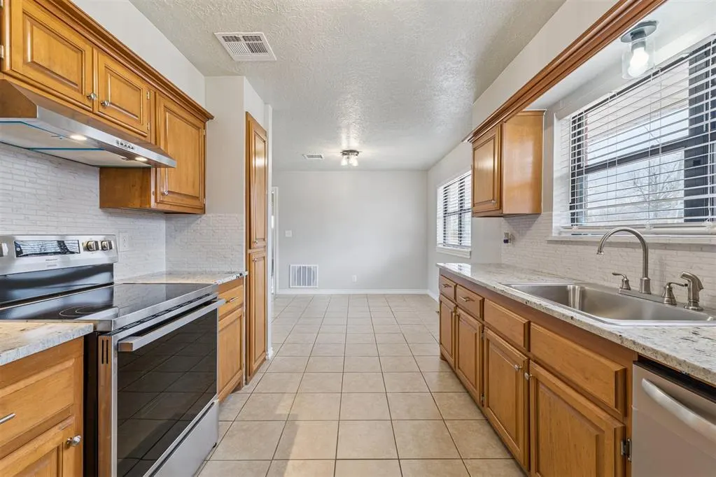 Photo 14 — 2416 Osborne Drive, Norman, OK 73069