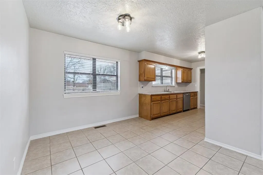 Photo 17 — 2416 Osborne Drive, Norman, OK 73069