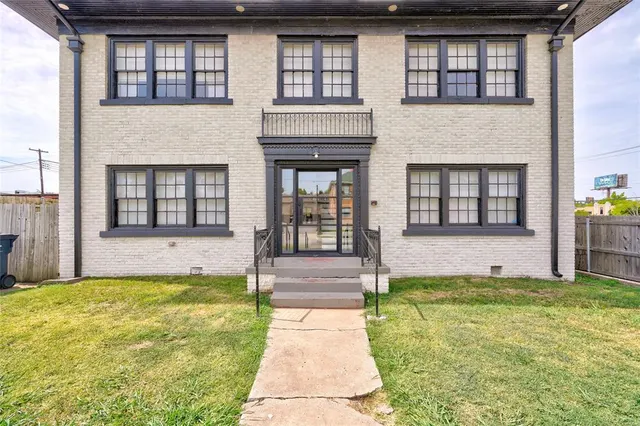 Photo 2 — 324 NW 24th Street, Oklahoma City, OK 73103
