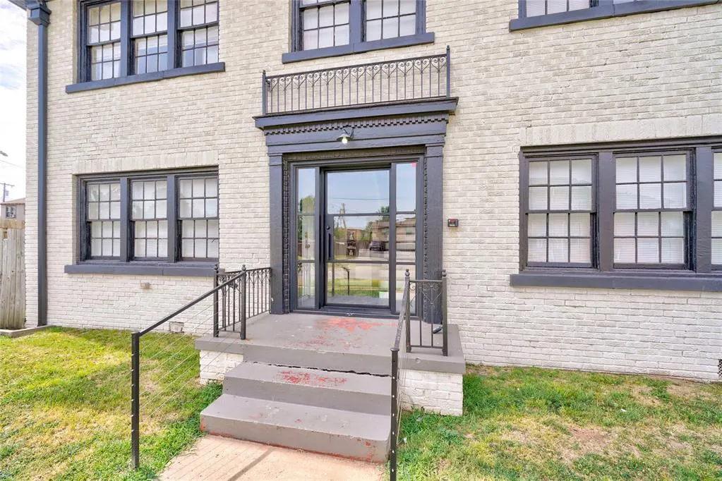 Photo 4 — 324 NW 24th Street, Oklahoma City, OK 73103