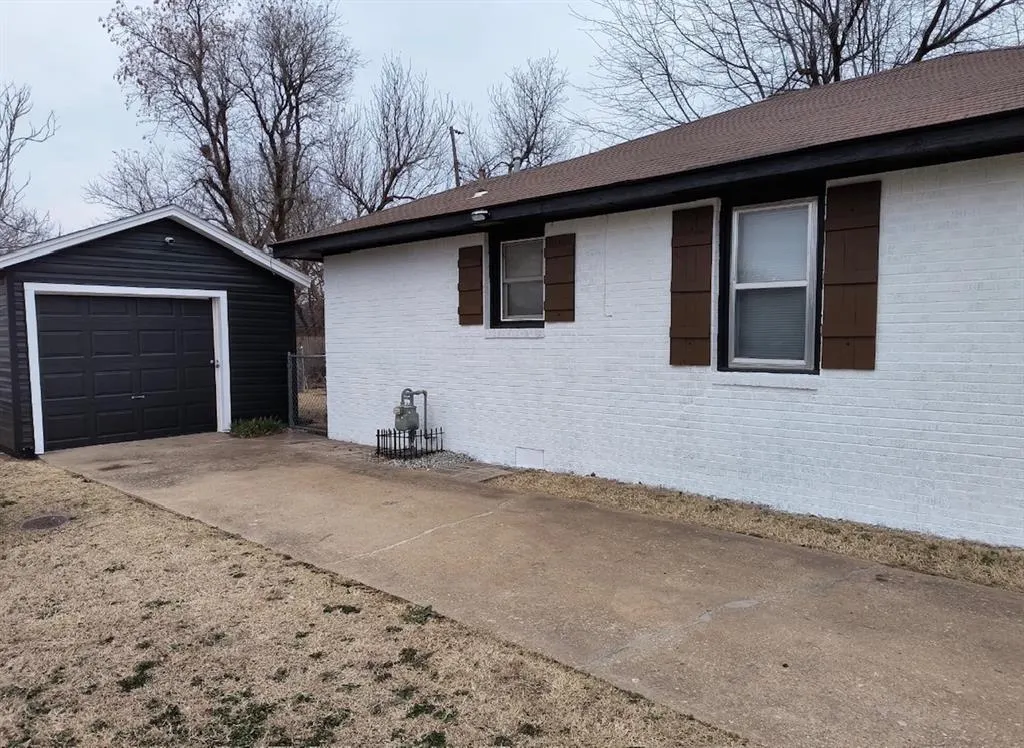 Photo 2 — 1220 W Warren Street, El Reno, OK 73036
