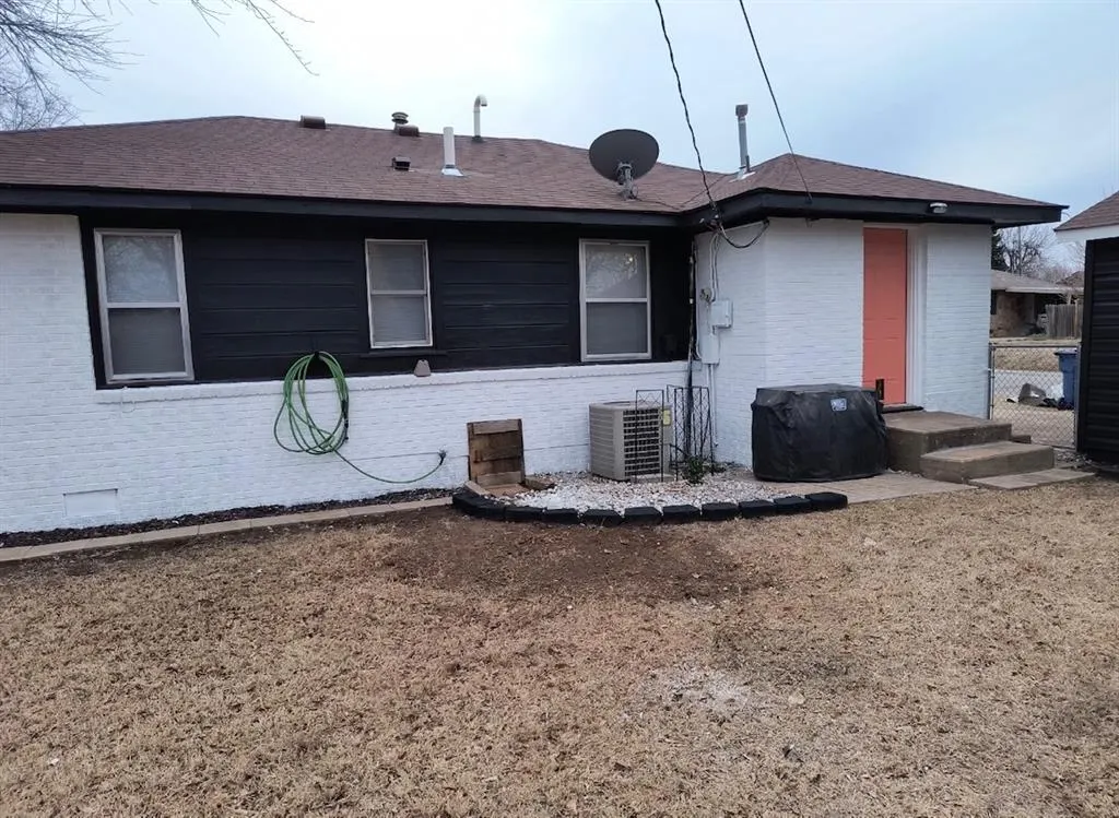 Photo 3 — 1220 W Warren Street, El Reno, OK 73036