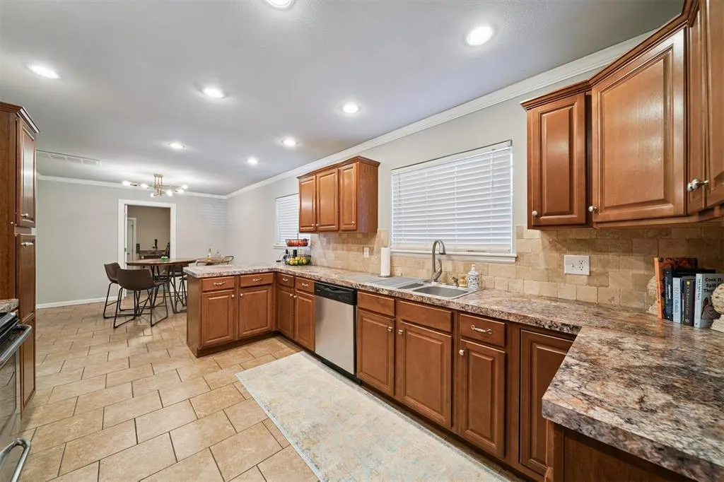 Photo 11 — 5144 E 30th Place, Tulsa, OK 74114