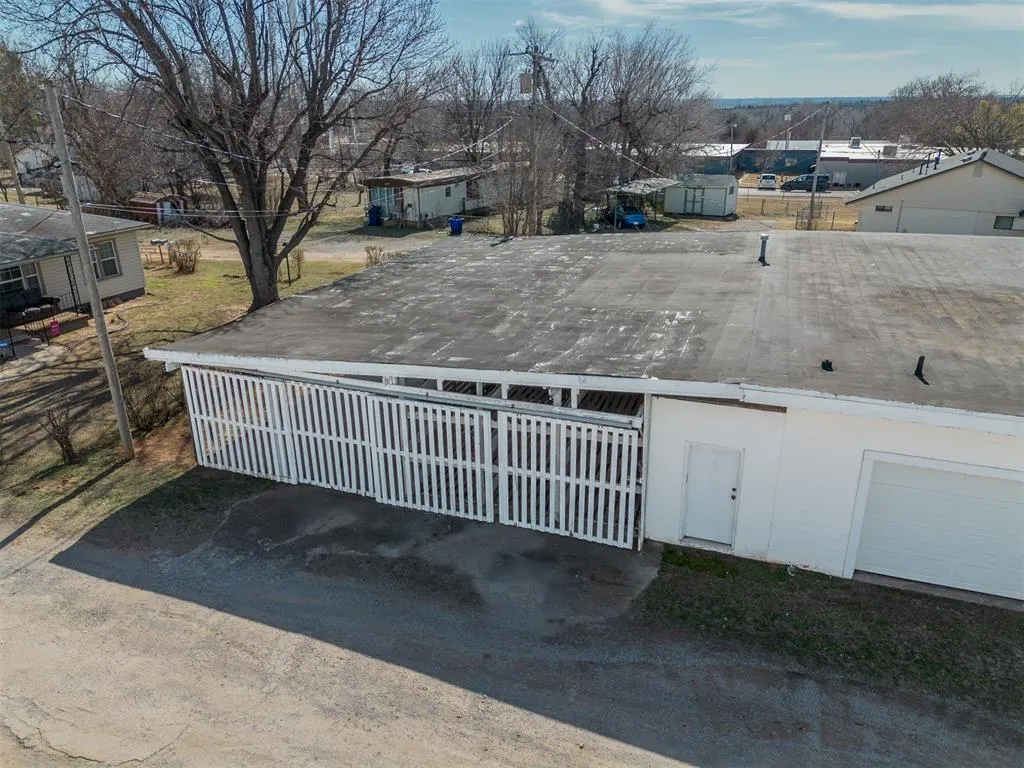 Photo 5 — 114 S 19th Street, Guthrie, OK 73044