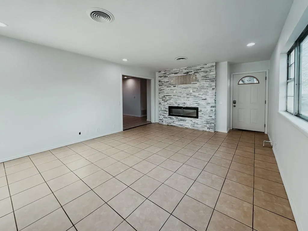 Photo 6 — 216 Texas Street, Weatherford, OK 73096